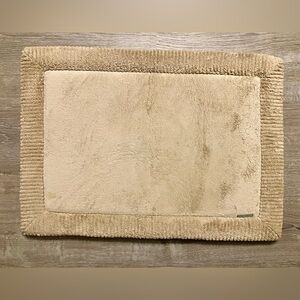 MicroDry Memory Foam Bath Mat – Beige – 17" x 24"